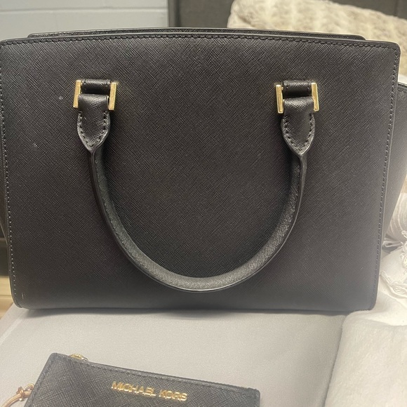 Black Michael Kors purse & key wallet - Picture 3 of 4